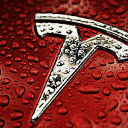 Αποχώρησε από την Tesla ο επικεφαλής του προγράμματος αυτόνομης οδήγησης 