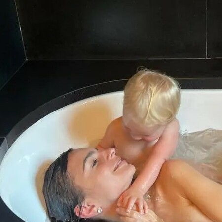 Επίθεση στη Ραταϊκόφσκι για γυμνές φωτογραφίες με τον γιο της- Το «άντε γα@@@σου»της Σάικ σε χρήστη