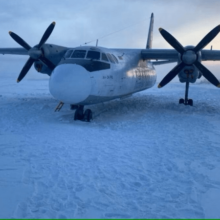 Αεροπλάνο προσγειώθηκε κατά λάθος σε παγωμένο ποτάμι στη Σιβηρία