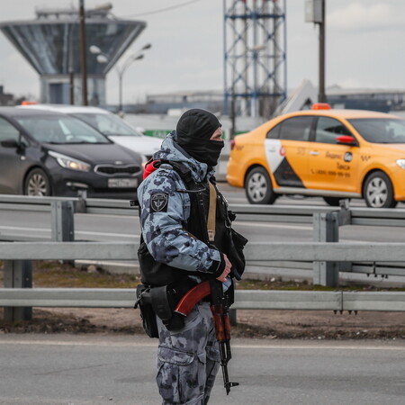 Τρομοκρατική επίθεση στη Μόσχα: «Ελπίζουμε να μην βρίσκονται από πίσω οι γαλλικές μυστικές υπηρεσίες»