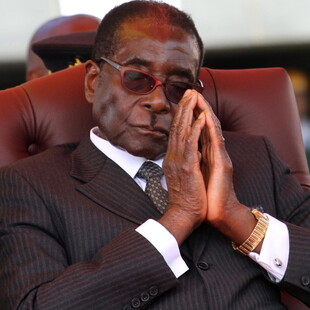 Η σορός του Μουγκάμπε έφτασε στη Ζιμπάμπουε - Συνεχίζεται η διαμάχη για τον τόπο ταφής