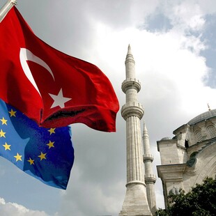 Το Ευρωπαϊκό Κοινοβούλιο ζητά να μπει τέλος στην ενταξιακή πορεία της Τουρκίας