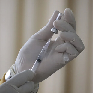 Θεοδωρίδου: 50% μικρότερη πιθανότητα για long covid με δύο δόσεις εμβολίου