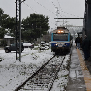 ΤΡΑΙΝΟΣΕ: Άνοιξε η πλατφόρμα για αποζημιώσεις σε επιβάτες που εγκλωβίστηκαν στα χιόνια