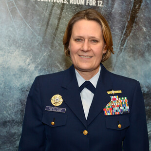Η Λίντα Φέιγκαν διοικήτρια της Ακτοφυλακής- Η πρώτη γυναίκα επικεφαλής σώματος στις ένοπλες δυνάμεις των ΗΠΑ