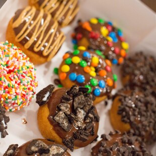 Πώς τα γλυκά και λιπαρά σνακ αλλάζουν τον εγκέφαλό μας