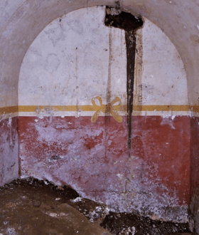 Νέα αρχαιολογικά ευρήματα στις Αιγές: Βρέθηκε μακεδονικός τάφος με χρυσό στεφάνι μυρτιάς και πλούσια διακόσμηση 