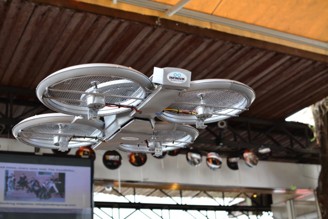 Το κάθε drone αντέχει έως 2 κιλά βάρος