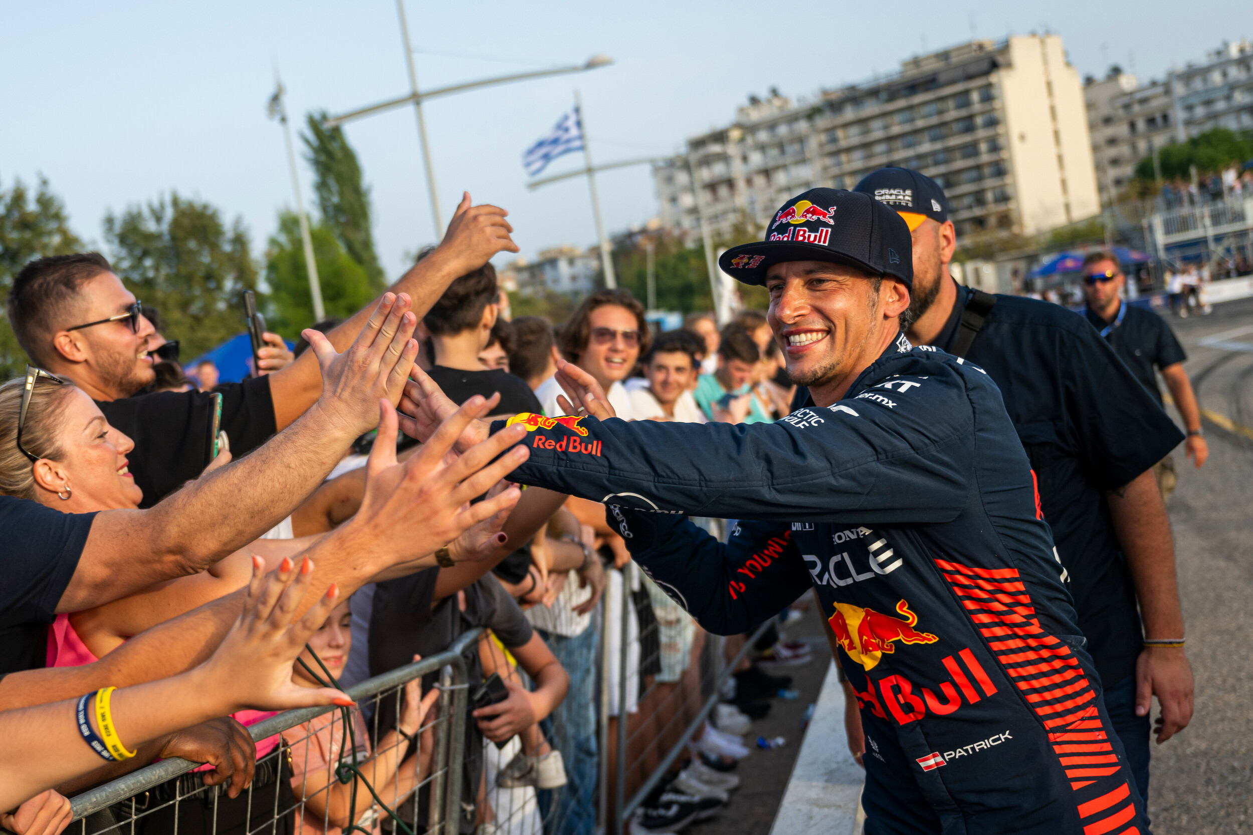 Το Red Bull Showrun by Alumil έκανε τη Θεσσαλονίκη πίστα της Formula 1- και το ζήσαμε από κοντά