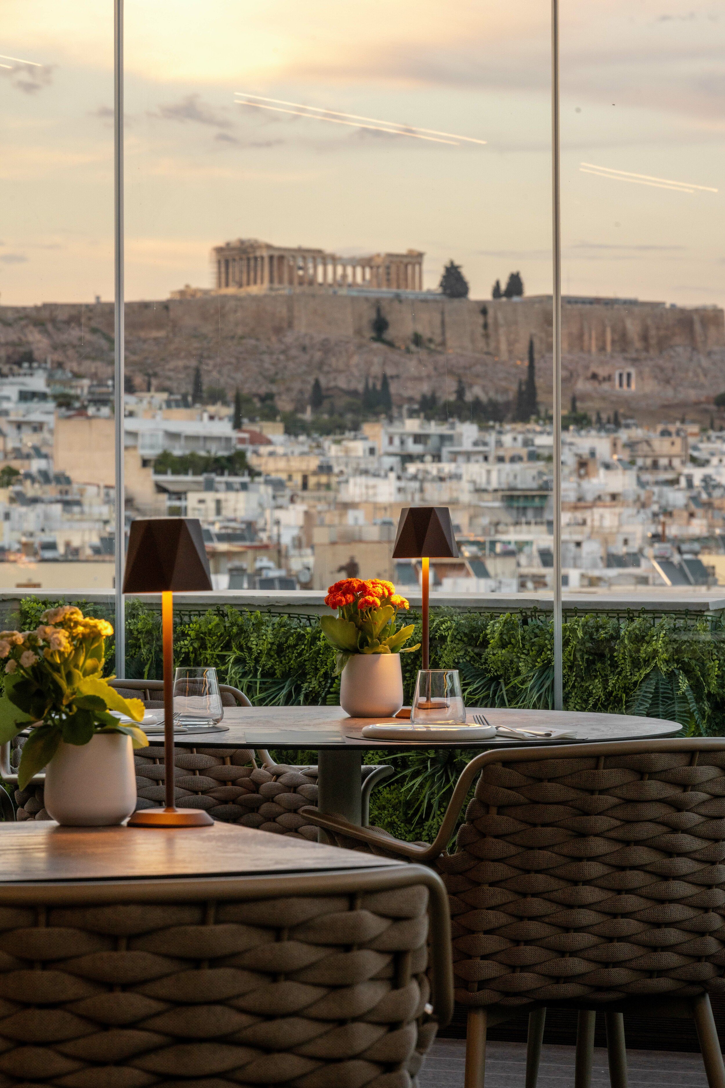Στο Opposite at 507 για μοντέρνα λακέρδα από τον Ανδρέα Παπάζογλου και θέα Ακρόπολη