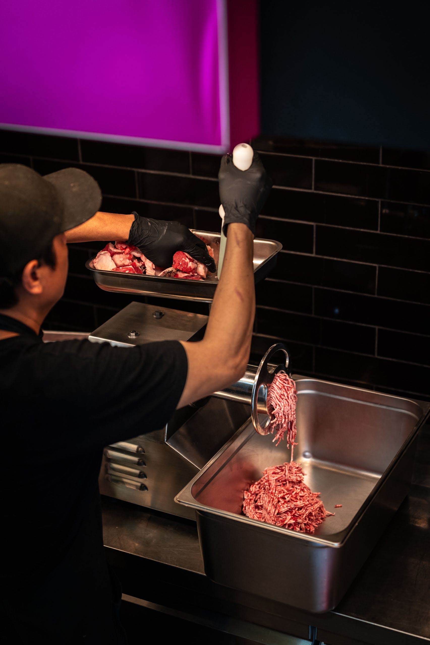 To ζουμερό smash burger του Smashtag ξεκίνησε από ένα ταξίδι δυο Ιταλών στην Αμερική