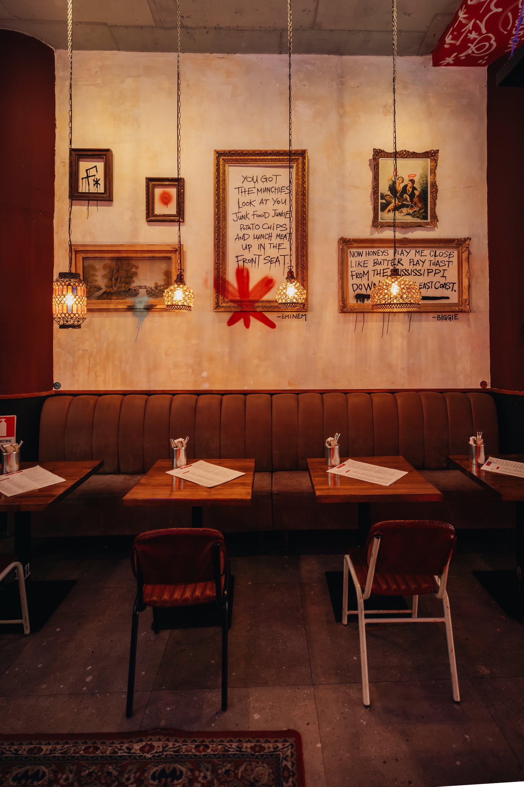 Στο F* Smashing για burgers με crispy μπιφτέκια, sando και buffalo wings με ασιατικό twist