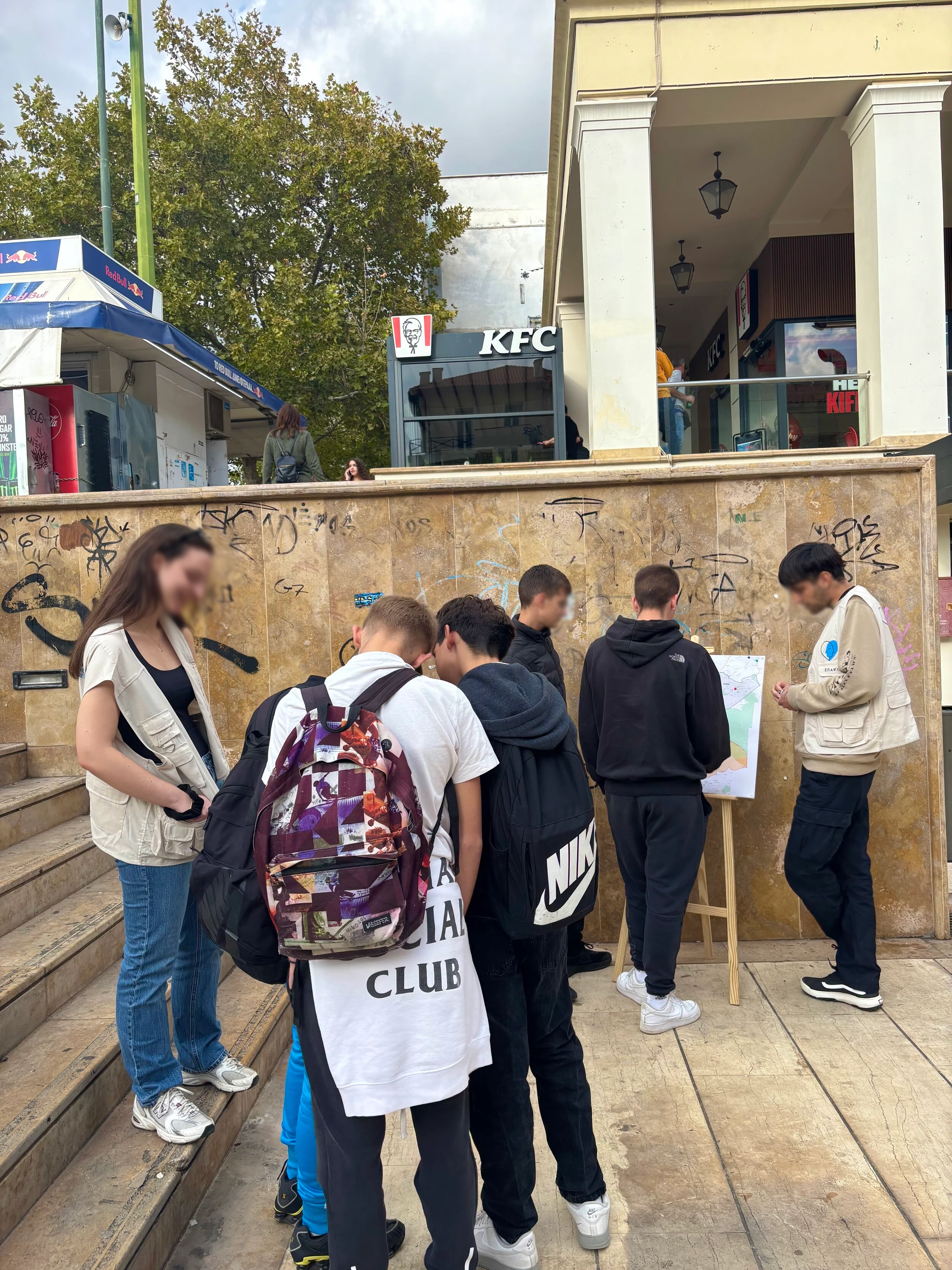 Από το προαύλιο στον διαδικτυακό εκφοβισμό, χρειάζεται να «ακούσουμε» τη βία των ανηλίκων