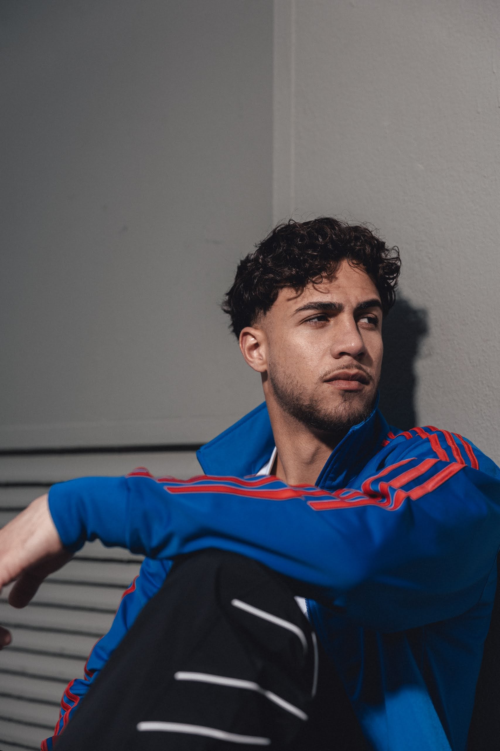 ADISTAR CONTROL 5: Η νέα έκδοση του μοντέλου συνδυάζει iconic running DNA και μοντέρνο look