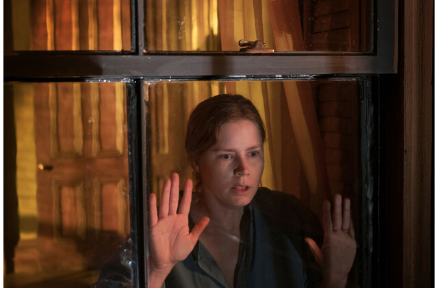 «Η γυναίκα στο παράθυρο»: Η (αναμενόμενη) απογοήτευση της χρονιάς | LiFO