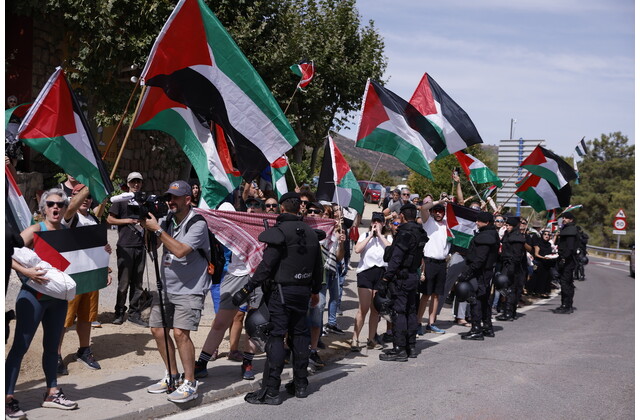 Στιγμιότυπο από τον ποδηλατικό αγώνα Vuelta a España/Φωτογραφία: EPA Ισπανία: Ο Σάντσεθ ζητά τον αποκλεισμό του Ισραήλ από τις διεθνείς αθλητικές οργανώσεις