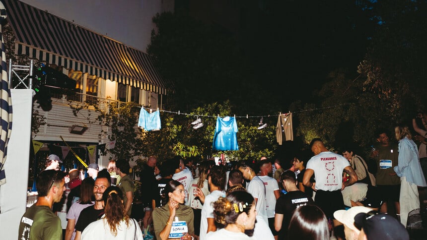 On x PLEASURES x The Loop: Όταν το τρέξιμο συναντά την κουλτούρα του δρόμου