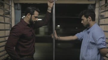 Παρακολουθήστε ολόκληρη την ταινία "Sisak" (Λυγμοί) - την πρώτη βωβή LGBTQ ιστορία αγάπης της Ινδίας