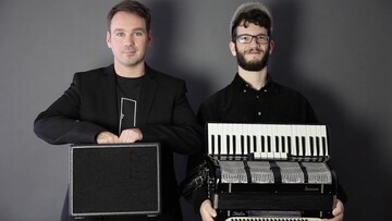 LIFO UNPLUGGED: Ο Γιώργης Χριστοδούλου τραγουδά το «Φαληράκι» του Αττίκ