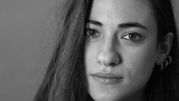 Αναγνώσεις: H ηθοποιός Μελισσάνθη Μάχουτ απαγγέλει Τσαρλς Μπουκόφσκι