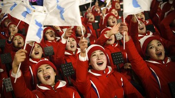 Γιατί η Βόρεια Κορέα έστειλε εκατοντάδες μαζορέτες στους Χειμερινούς Ολυμπιακούς Αγώνες στη Νότια Κορέα