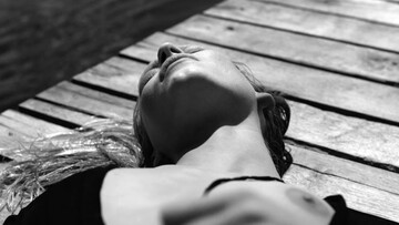 Το κρυστάλλινο πορτρέτο μιας σειρήνας