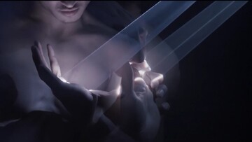 Φωτεινές ταλαντώσεις στο σώμα ενός χορευτή