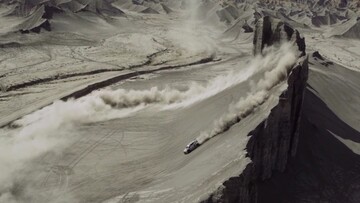 Η μαγευτική διαδρομή του ραλίστα Ken Block καθώς διασχίζει την έρημο της Γιούτα