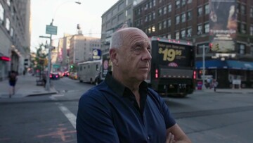 Η μαγεία της τυπωμένης σελίδας από τον απολαυστικό Ralph Gibson