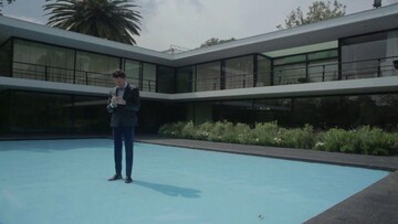 Στη βίλα του αρχιτέκτονα Fernando Romero