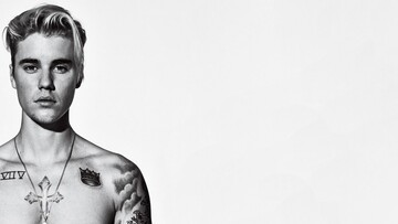Ο Justin Bieber μας αποκαλύπτει την ιστορία πίσω από κάθε τατουάζ του