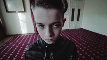 Ένα υπέροχο βιντεο κλιπ από τον σκηνοθέτη του White Shadow