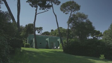 Μια μέρα στο ποπ παράδεισο του μπον-βιβέρ Jean Pigozzi