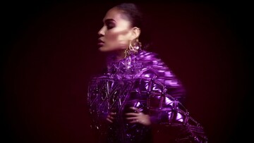 Η Joan Smalls μεταμορφώνεται σε Λατίνα ηρωίδα της μόδας