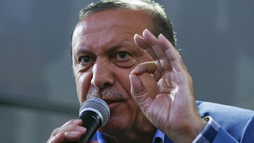 Συνομιλώντας στην Κωνσταντινούπολη με επικριτές του Ερντογάν – video