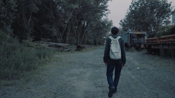 Ο Julian περπατάει στη γραμμή (My One Demand Μέρος 3)