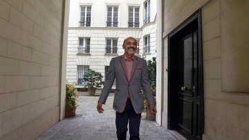Στο στούντιο του θρυλικού σχεδιαστή παπουτσιών Christian Louboutin