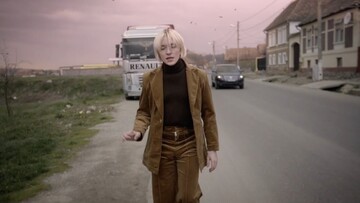 Η ιστορία ενός εφήβου στην επαρχιακή Ρουμανία που για να επιζήσει δημιούργησε το δικό του κόσμο