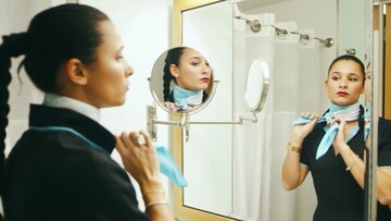 Γυναίκες με στολές