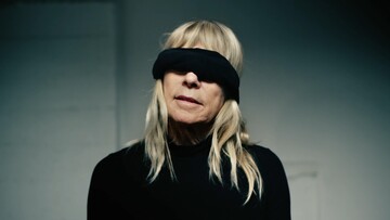 Η Kim Gordon μισεί τις συνεντεύξεις
