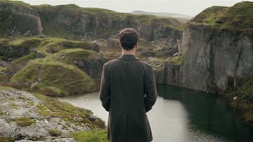 Ένα ταξίδι στην ερημιά του Βρετανικού νότου για το Chariot (Reverie) του William Arcane