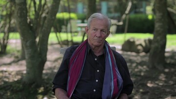 Ο Peter Beard δημιουργεί πολύπλοκα κολάζ και παθιάζεται με τη φύση