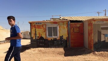 Μέσα στον καταυλισμό Al Zaatari στην Ιορδανία όπου ζουν 80.000 Σύριοι πρόσφυγες