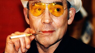 Ο Hunter S. Thompson βάζει φωτιά στο χριστουγεννιάτικo δέντρο του και παραλίγο να κάψει και το σπίτι του