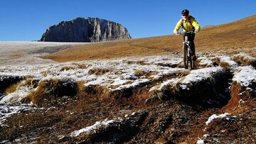 Ποδηλατώντας μέσα στο δάσος, σε ξεχασμένους δρόμους και παλιά μονοπάτια του Ολύμπου