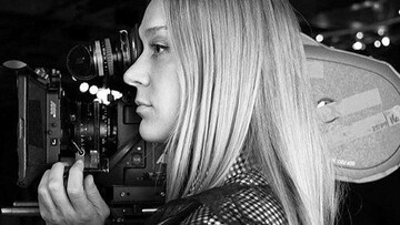 Η Chloë Sevigny σκηνοθετεί για τον οίκο Miu Miu