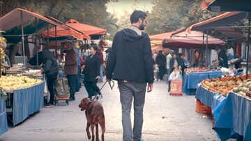 Το περιοδικό Monocle κάνει μια βόλτα στην λαϊκή της Ξενοκράτους στο Κολωνάκι