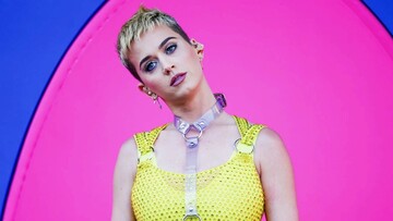 Γιατί η Katy Perry άρχισε να δίνει τόσο κουλές συνεντεύξεις το 2017;