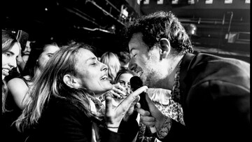 14 φωτογραφίες απ' την sold-out συναυλία του Κωστή Μαραβέγια στο Λονδίνο