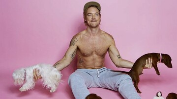 To νέο βίντεοκλιπ «Boys» της Charli XCX έγινε viral μέσα σε λίγες ώρες